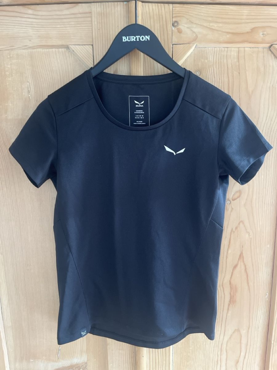 Salewa T-shirt: Salewa Tshirt Schwarz M/38 – Usato da Breil/Brigels venduto da die_86bb
