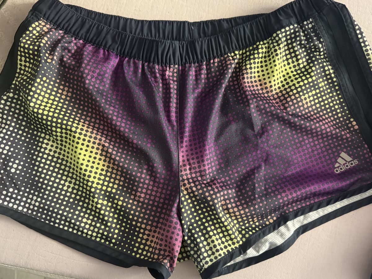 Pantaloni: Kurze Sporthosen M/L – Usato da Künten venduto da PippilottaKunterbunt 1