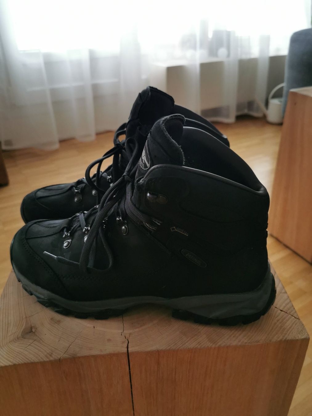 Meindl Scarpe da uomo: Meindl Wanderschuhe Gore-Tex schwarz Grösse 42 – Usato da Jona venduto da Bikko 1