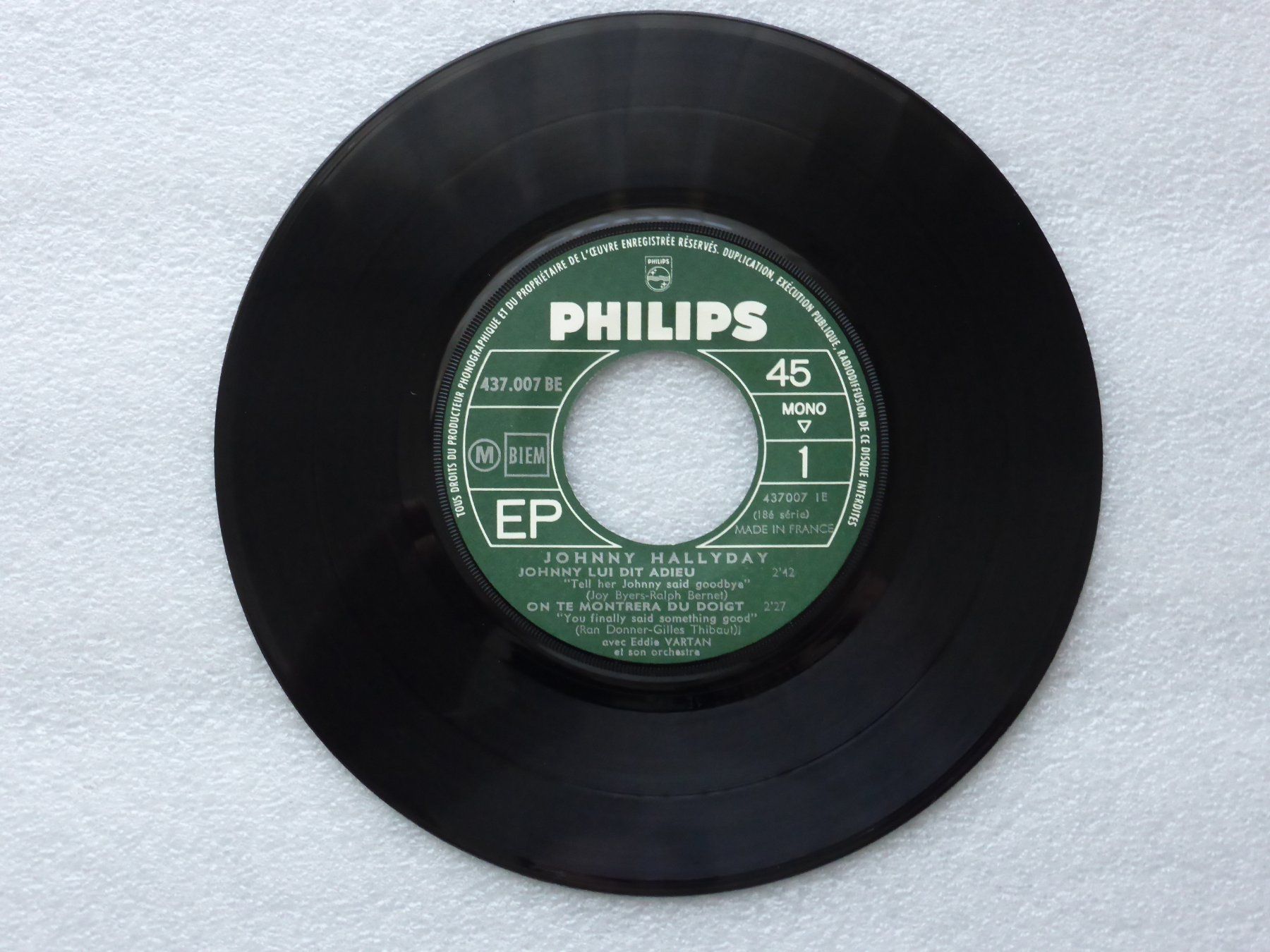 Dischi in vinile: Vinyl Single   EP  JOHNNY HALLYDAY – Usato da Küssnacht am Rigi venduto da Mondkinder 1