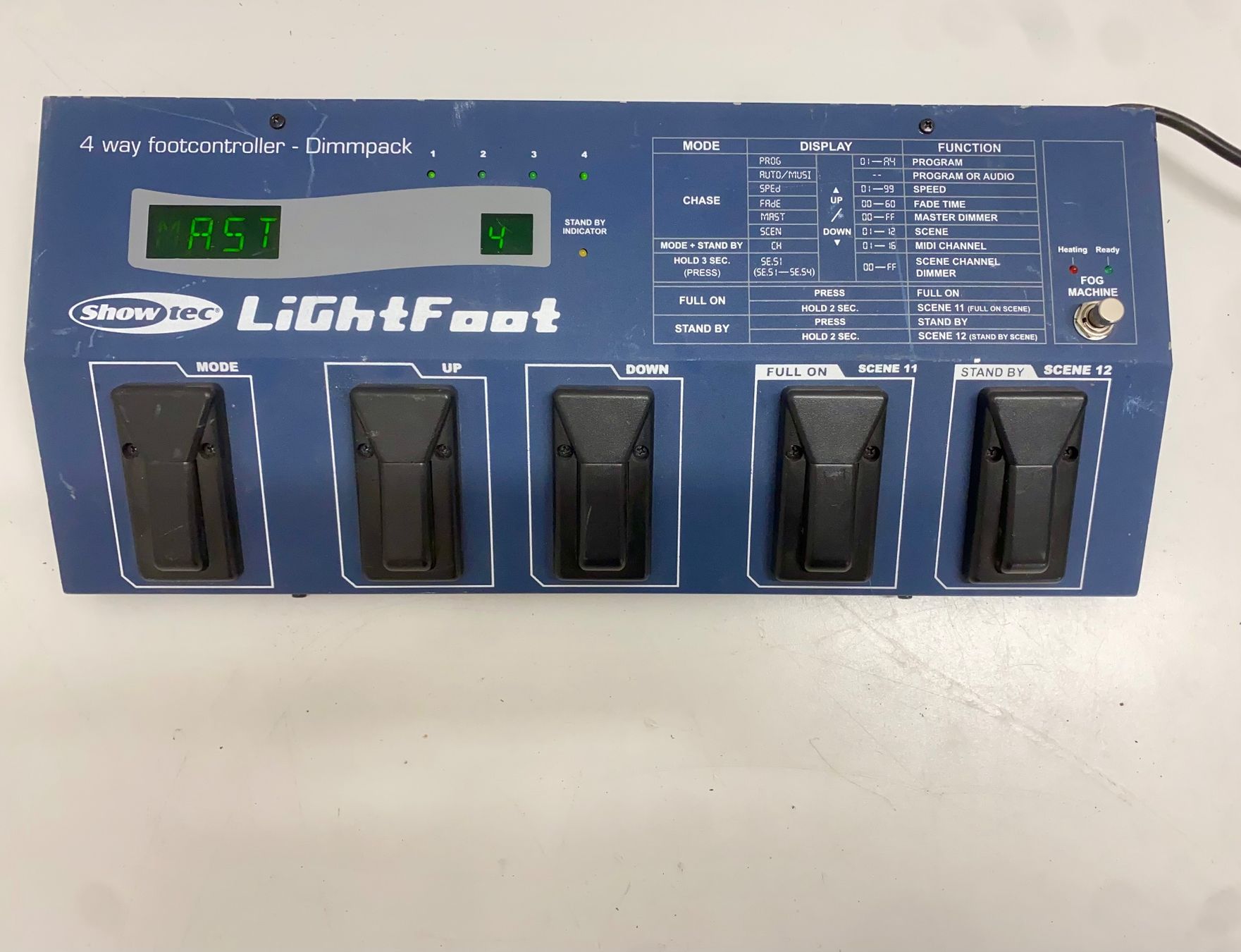 Strumenti musicali: Showtec Lightfoot 4 Fußcontroller mit 4 Kanälen, 2 x Bulgin – Usato da Niederdorf venduto da LeptonAG 1