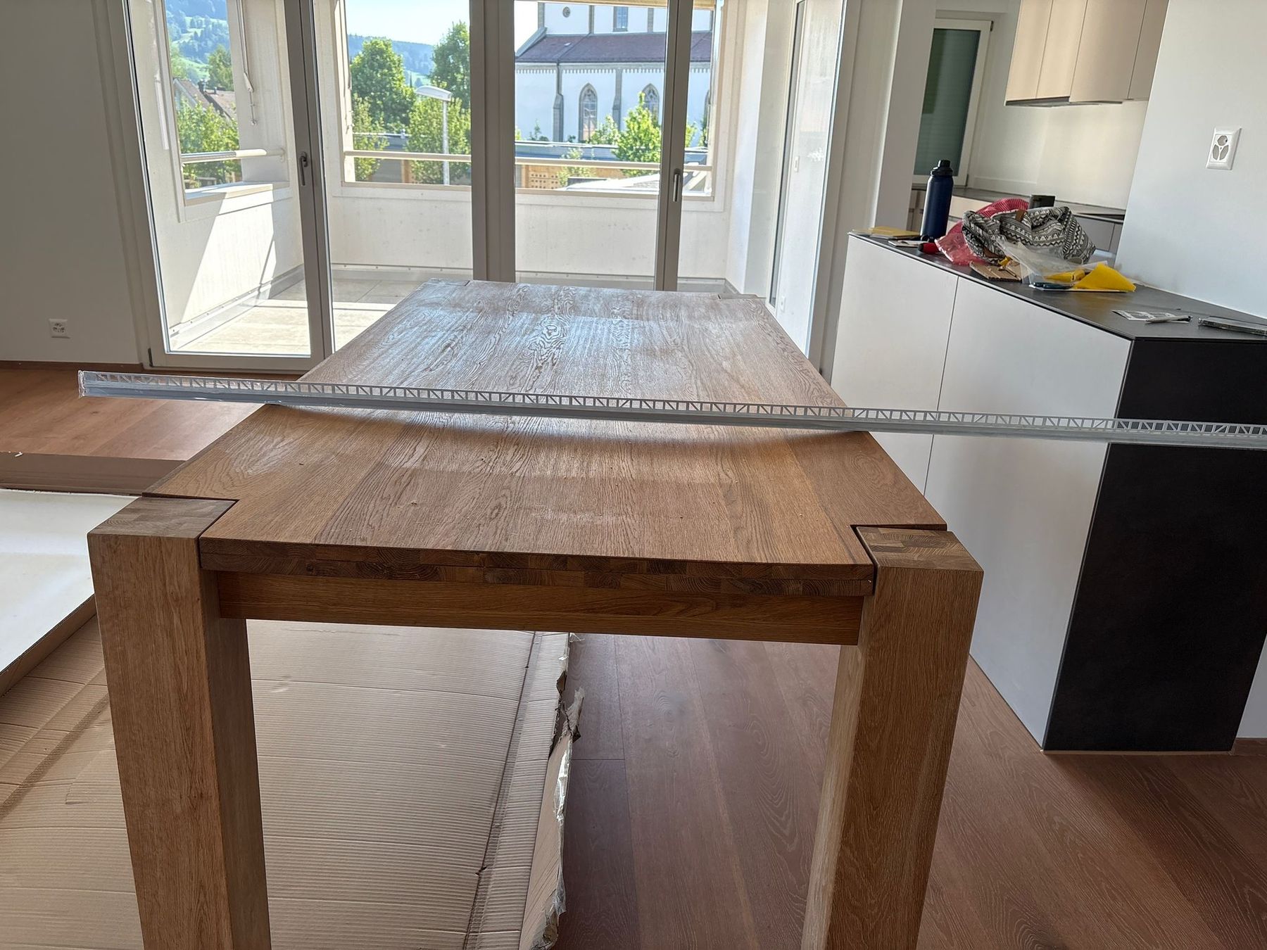 Tables: Tisch Eiche massiv 200x100cm – Neuf (Voir description) à Lützelflüh-Goldb par Rampenverkauf_72_