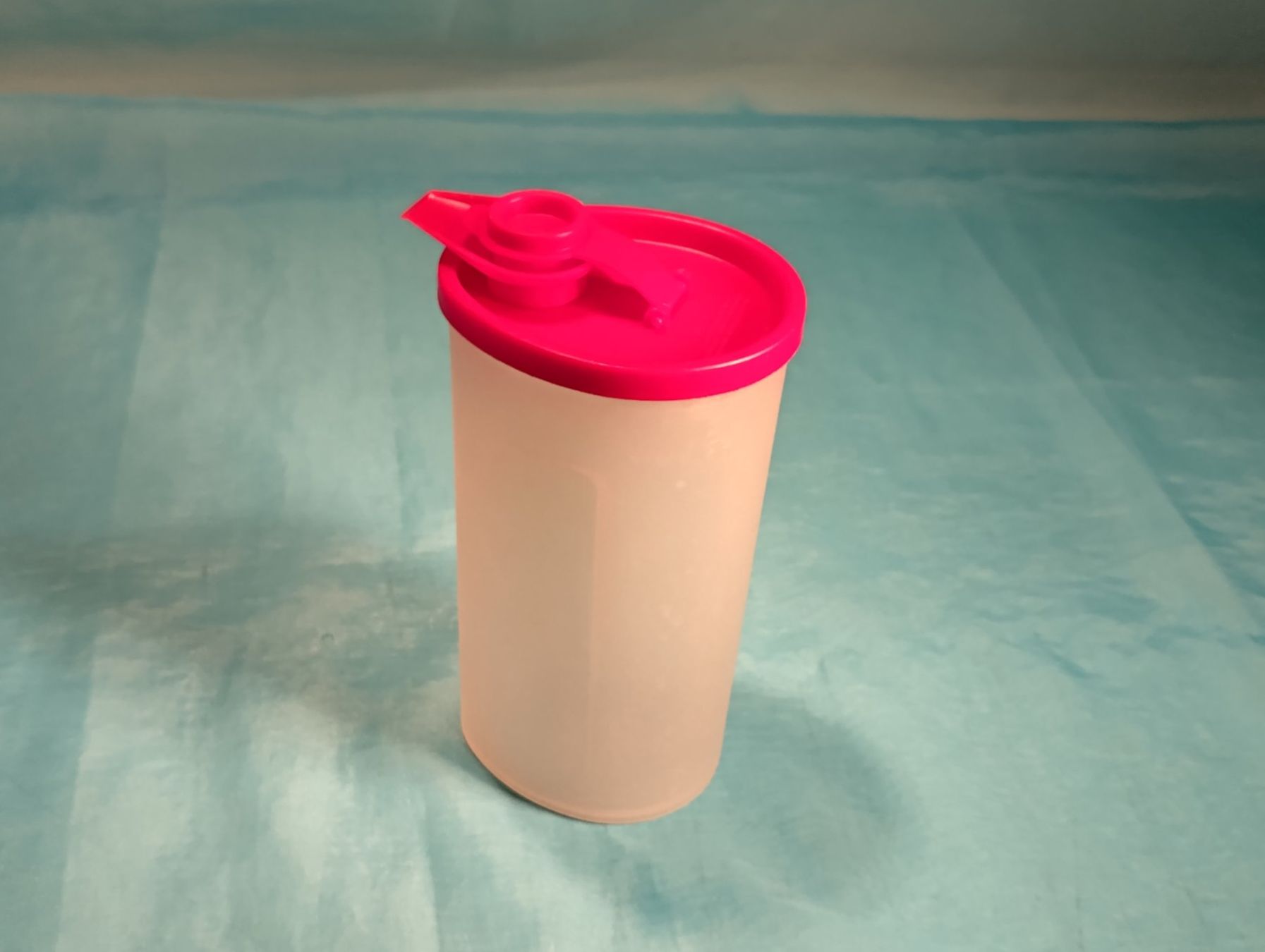 Tupperware Contenitori & Simili: Tupperware Behälter mit Ausguss – Usato da Bellach venduto da JingleCherry 1
