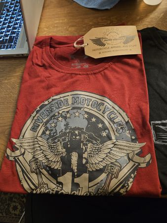 2 Moto Eleven T-Shirt, Grösse XL, Rot, Neu, ungetragen! (F2)