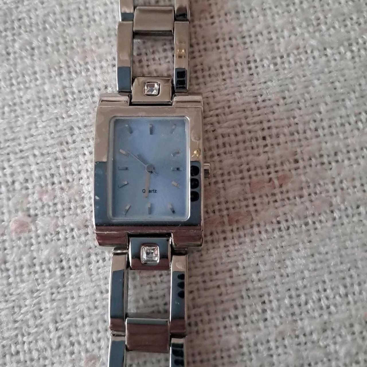 Orologi: Women's Silver and Blue Watch – Usato da Zürich venduto da onlyifashion 1