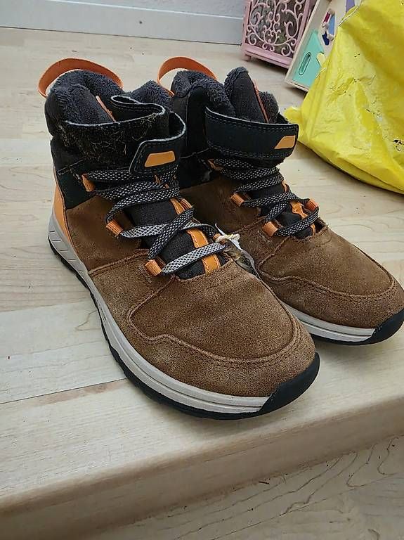 Scarpe per ragazzi: Schuhe – Usato da Birmenstorf AG venduto da JenniferLopetrone