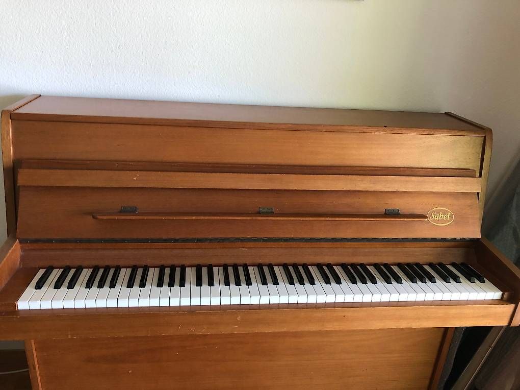 Musikinstrumente: Klavier zu verschenken – Gebraucht aus Luzern von Mayhen 2
