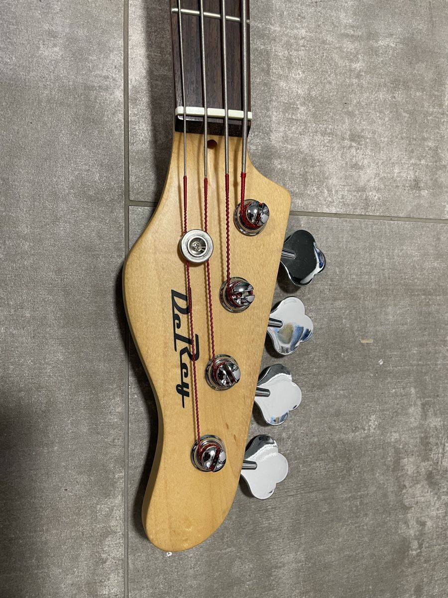 Strumenti musicali: E-Bass Gitarre Del Rey – Usato da Walliswil b.Wangen venduto da Stewalt 4