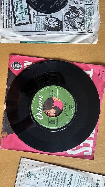 Dischi in vinile: 3 beatles singles – Usato da Basel venduto da mentaltrap 2