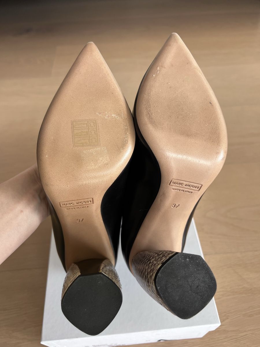 Marc Jacobs Damenschuhe: Marc Jacobs Black Pumps with Python Heel - Size 37 – Neu und originalverpackt aus Pully von opa_k78q 3