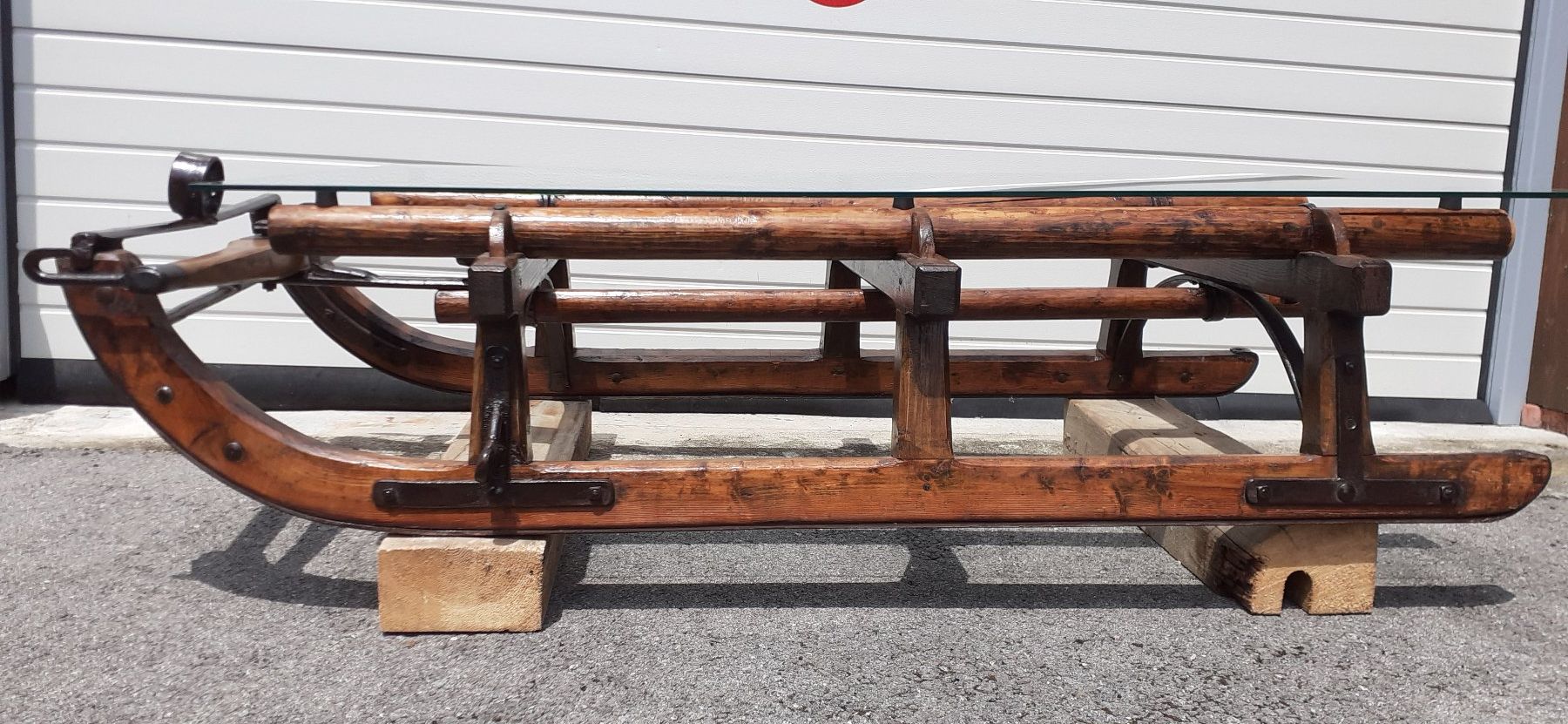 Tables: Grande table basse, ancien traineau – D'occasion à Arnex-sur-Orbe par Bulandaz 1