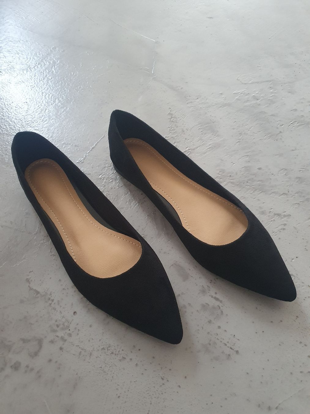 Scarpe da donna: Schwarze Ballerinas Gr. 39, Wildlederoptik – Nuovo e nell'imballaggio originale da Steinach venduto da Xamax18