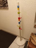 neuwertiger lustiger Kleiderständer für Kinder (Garderobe)
