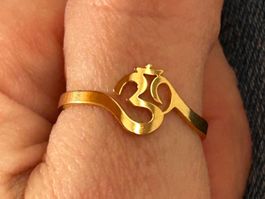 Edelstahlring vergoldetes OM (Yogaring)