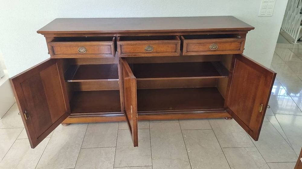Commodes: Klassische Kommode aus massivem Holz – D'occasion à Gunzgen par roman_99 2