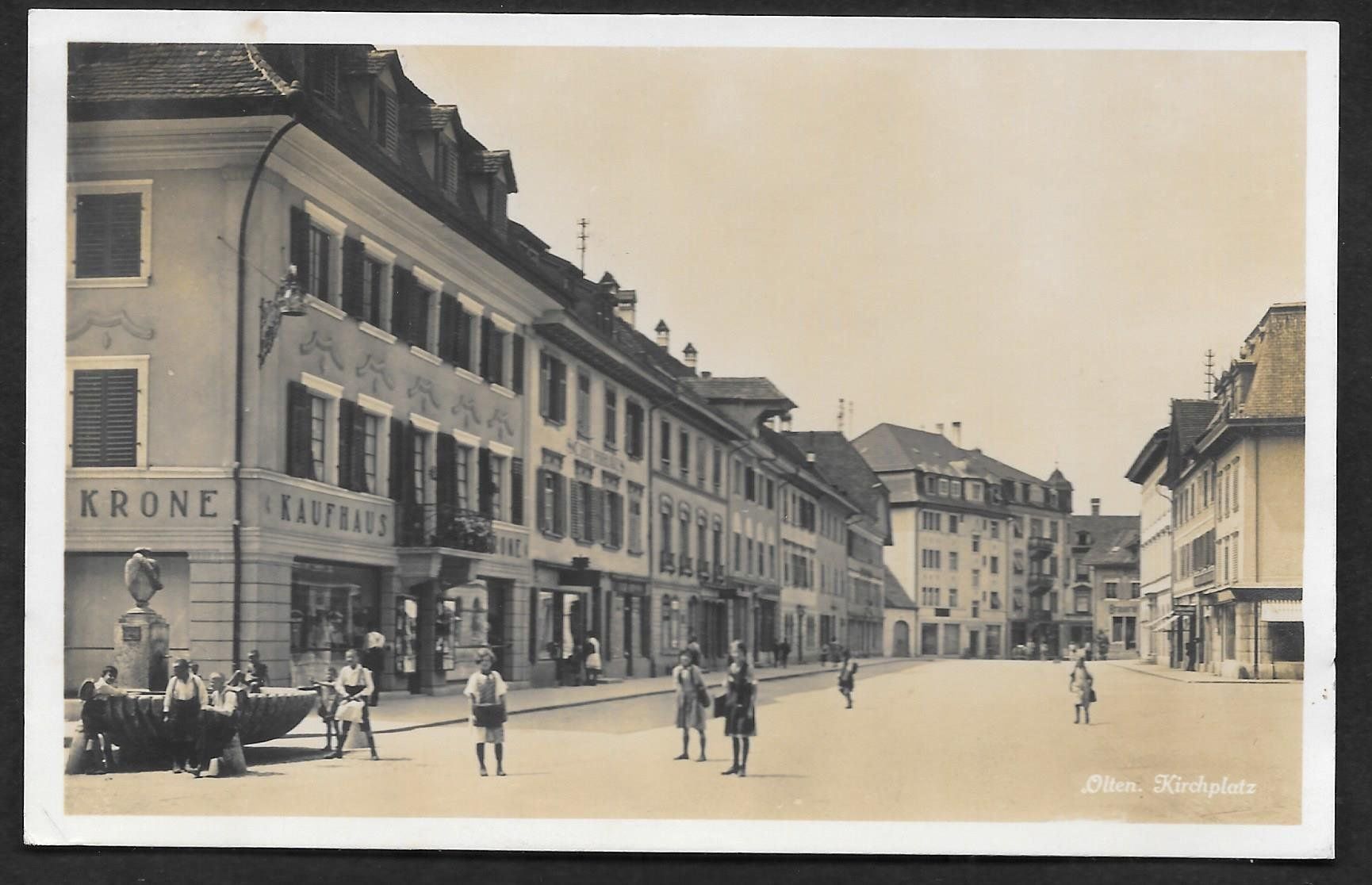 Cartoline postali: Olten Kirchplatz mit Kaufhaus Krone – Usato da Olten venduto da clotaldi