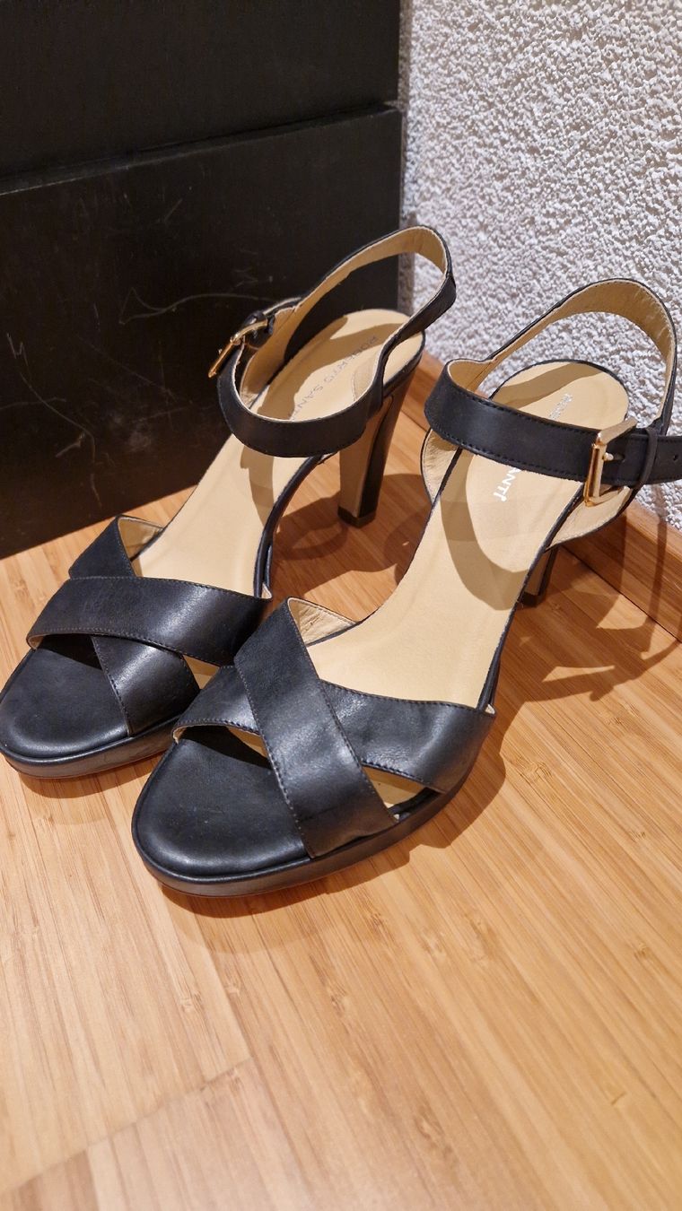 Damenschuhe: Sandalen mit Absatz – Neu (gemäss Beschreibung) aus Grenchen von Lexii_