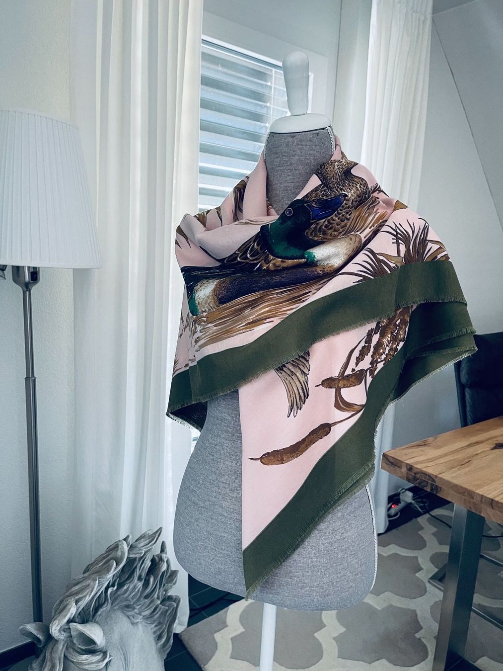 Foulard & Sciarpe: Wunderschöner Foulard - Gross – Usato da Winkel venduto da KaschmirArt 7