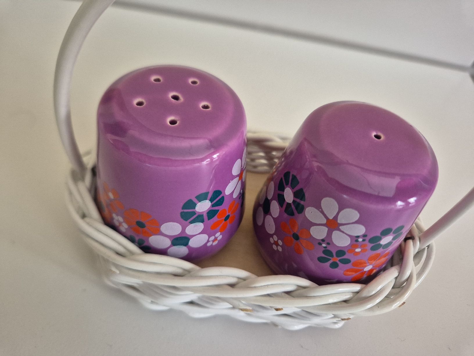 Cucine complete: Salz & Pfeffer Set Vintage, mit Körbchen – Usato da Villmergen venduto da MONCHHICHI 1