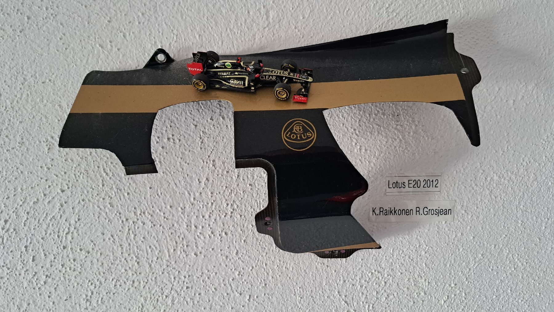 Sonstiges Fahrzeugzubehör: Lotus F1 Seitenabdeckung  – Gebraucht aus Ramsen von abtaudi