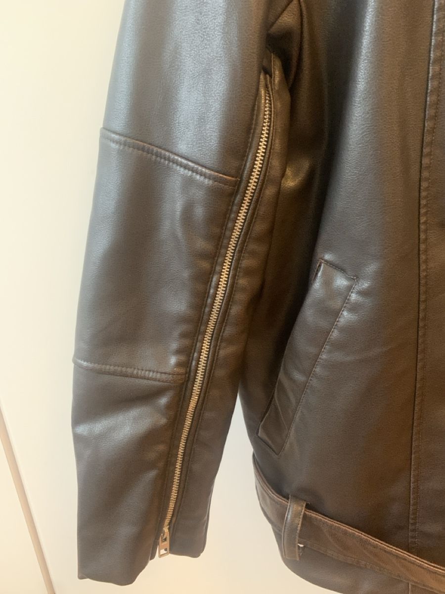 Zara Giacche: Zara Kunstlederjacke, Grösse XS, eher oversize. Top Zustand. – Usato da Wängi venduto da JALE04 2