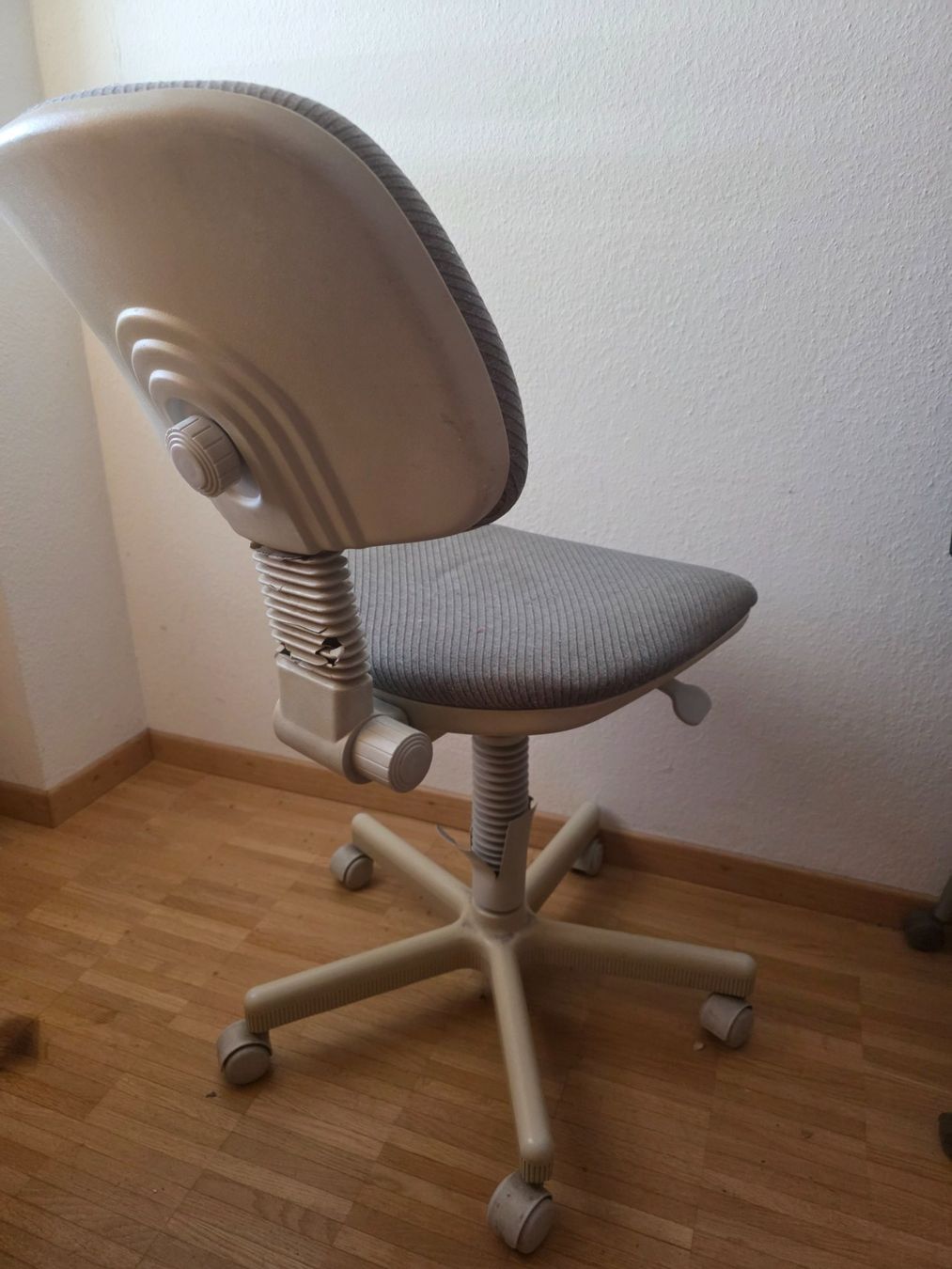 Sedie: Kostenloser Bürostuhl – Usato da Nürensdorf venduto da arm_9nzr 1
