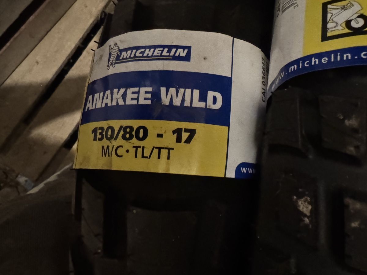 Altro in Scrittura & Disegno: Pneu Michelin Anakee Wild – Nuovo e nell'imballaggio originale da Courgenay venduto da Benito08 1
