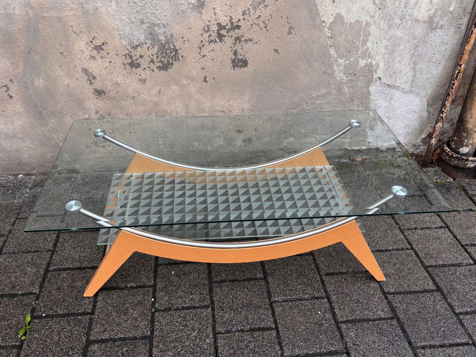 Tische: Couchtisch Holz Glas mit Ablage gebraucht – Gebraucht aus Münchenstein von tsp01