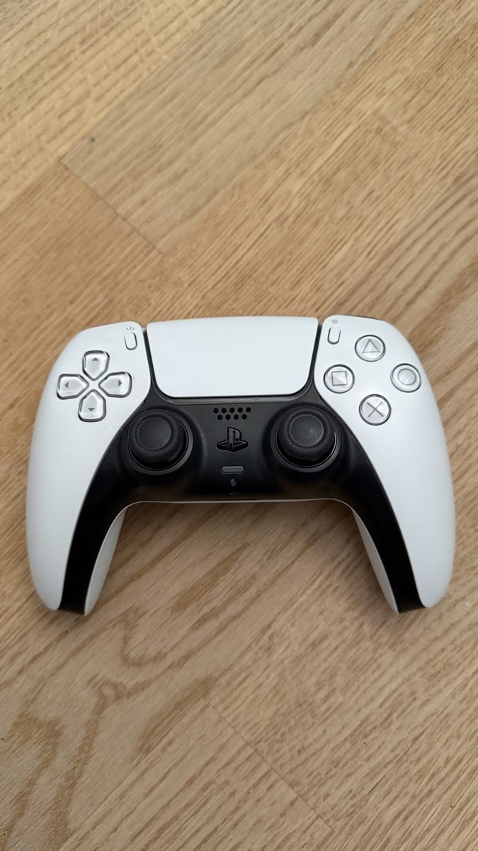Sony Manettes: Playstation 5 DualSense Controller – D'occasion à Oberägeri par piksi13 1