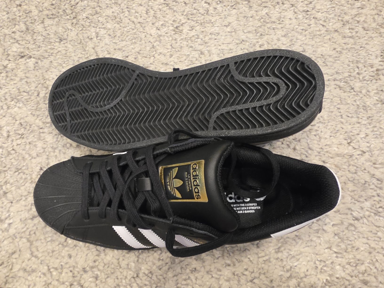 Adidas Scarpe da uomo: NEUE Adidas Superstar der Grösse 44 – Nuovo (secondo la descrizione) da Embrach venduto da Flyroebi 3