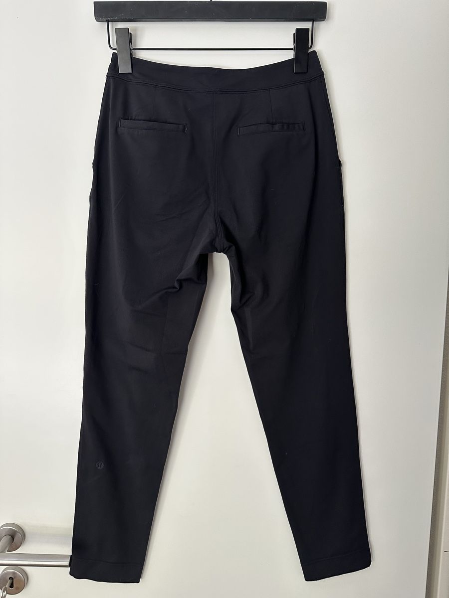 Lululemon Pantaloni: womens lululemon casual pant size 2/eu34 – Usato da bözberg venduto da amy_7wz8 1