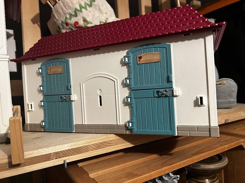 Case e mobili per bambole: Puppenhaus Barbyhaus – Usato da Sempach venduto da AxhaKob81 2