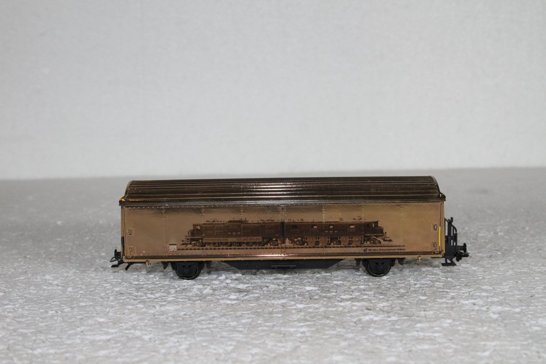 Märklin Modellini di ferrovie: Märklin 4735 SBB 8/14 gold – Usato da Triesen venduto da gleis8