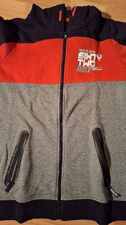 Pullover & Sweatshirts: Sweat zippé Chapter Young – Gebraucht aus Fleurier von die_gg95 2