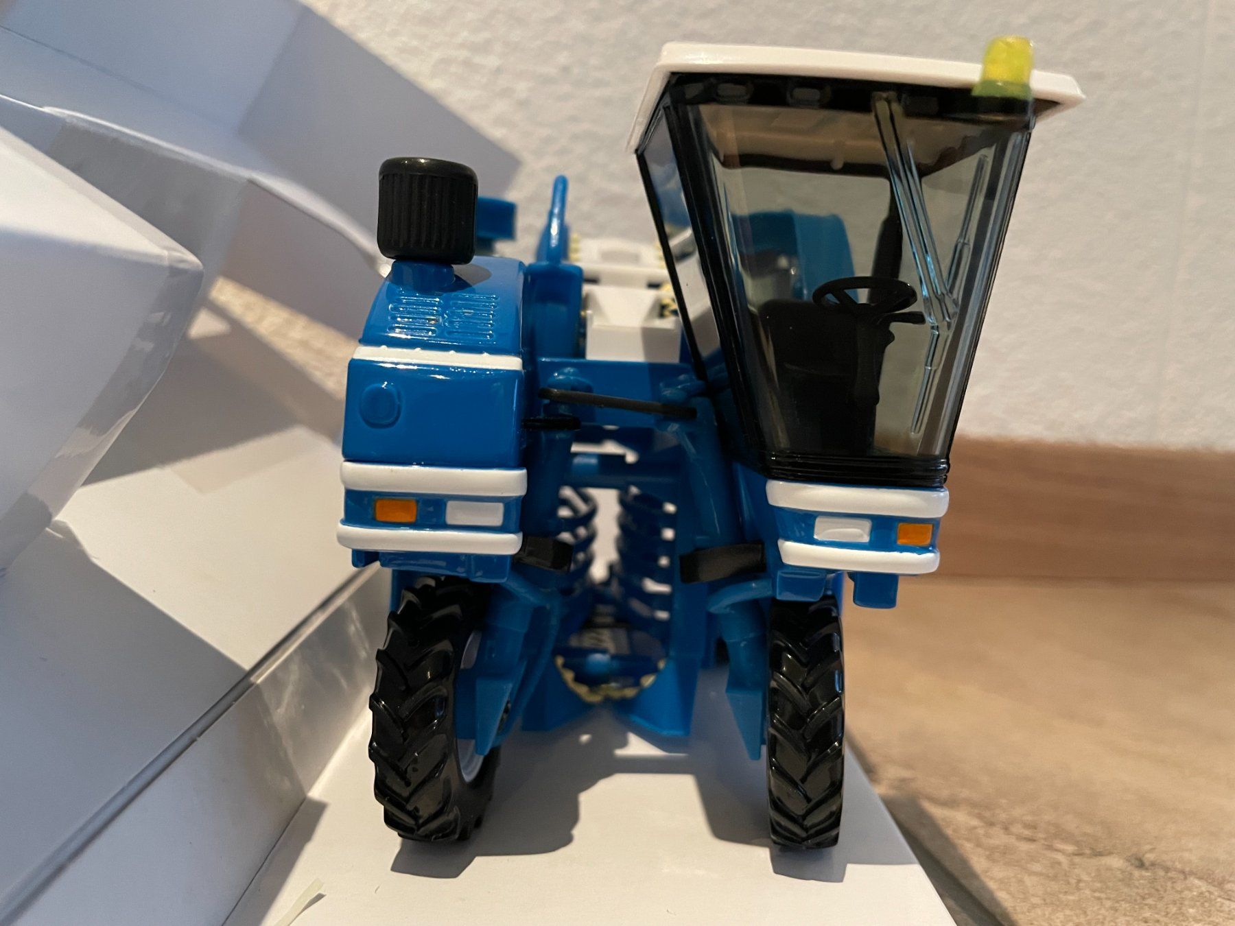 Siku Kit di modellismo & Modellini statici: SIKU Traubenvollernter Braud SB 64 – Nuovo e nell'imballaggio originale da Kreuzlingen venduto da Stefan1150 1