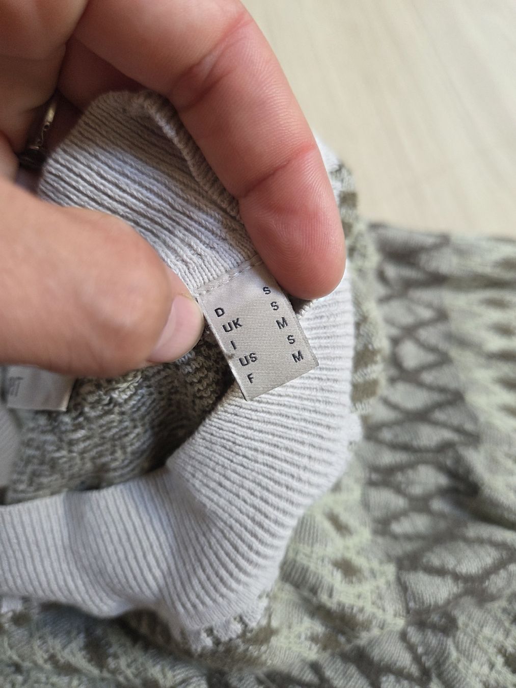 Esprit Lotti di vestiti: Esprit Pullover gr. S & Marie Plaidhose gr.  42 – Usato da Neuheim venduto da Repetentia 2