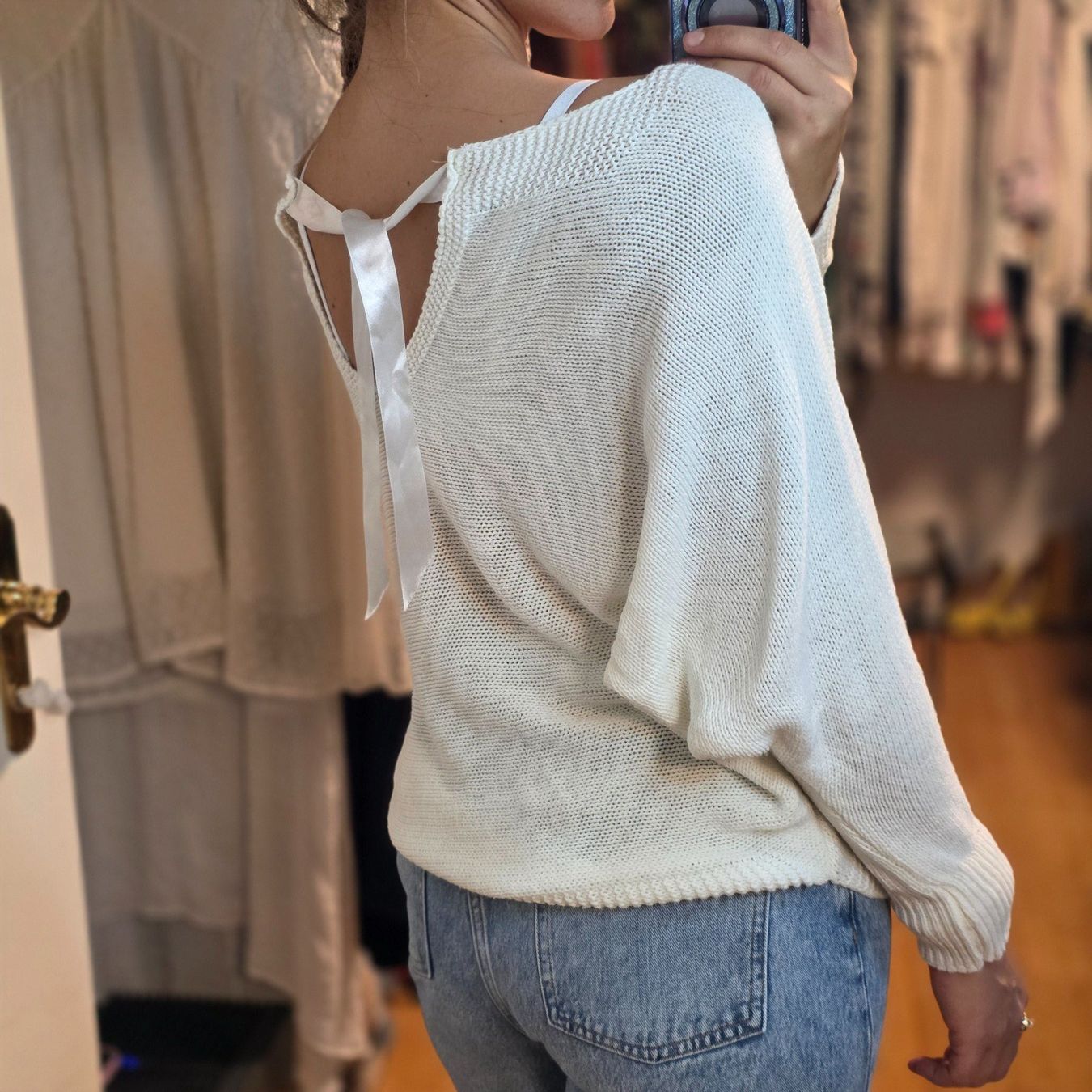 Pulls & Sweat-shirts: Fledermaus Pullover Creme M/L Schleife Rücken Oversize – D'occasion à Wald ZH par CapLux 1