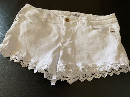 Kurze Hose weiss Grösse 36 Damen mit Spitze neu