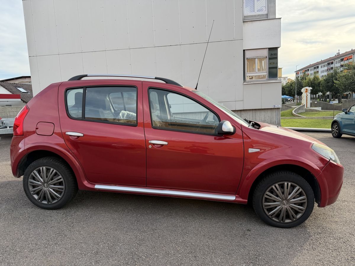 Dacia Automobili: Dacia sandero – Usato da La Chaux-de-Fonds venduto da Transportchezmax 1