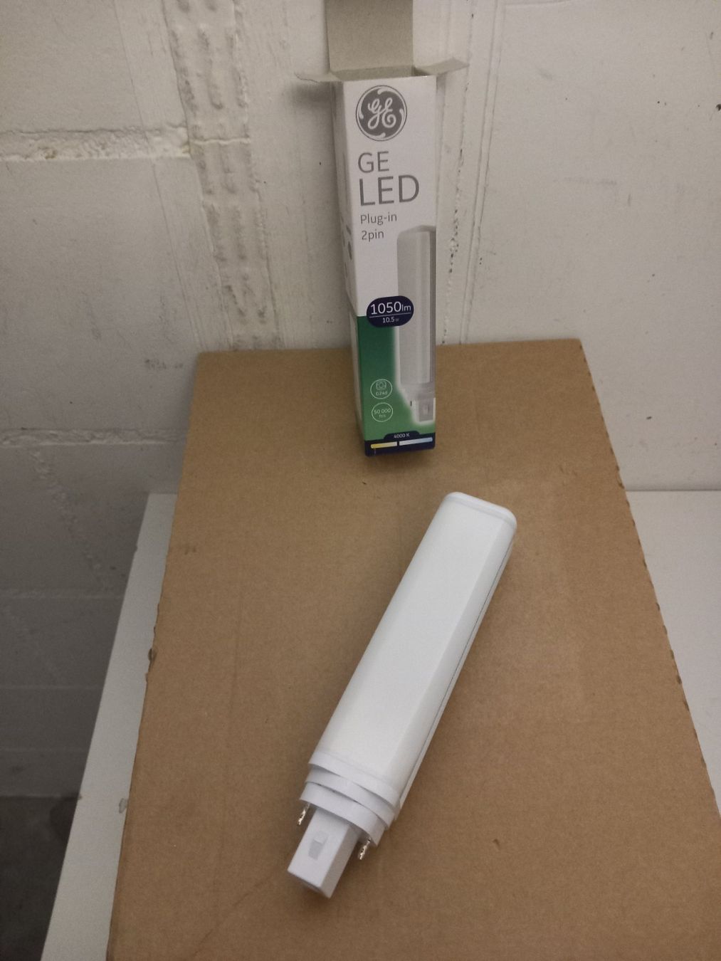 Lampes: LED Lampe 2pin 10.5W – Neuf avec emballage d'origine à Thun par Beroshop