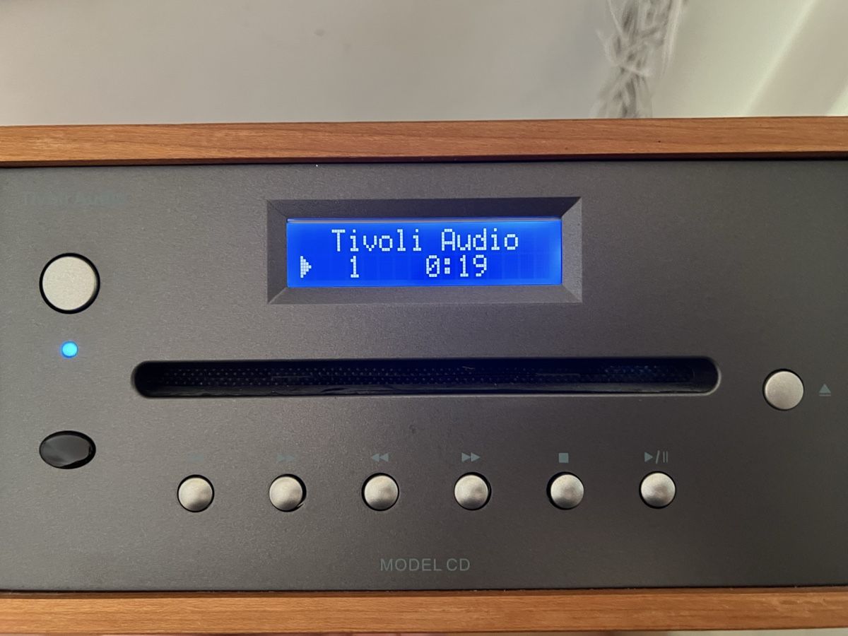 CDs: CD-Player Tivoli Audio Model CD Echtholz – D'occasion à Allschwil par Dahole 2