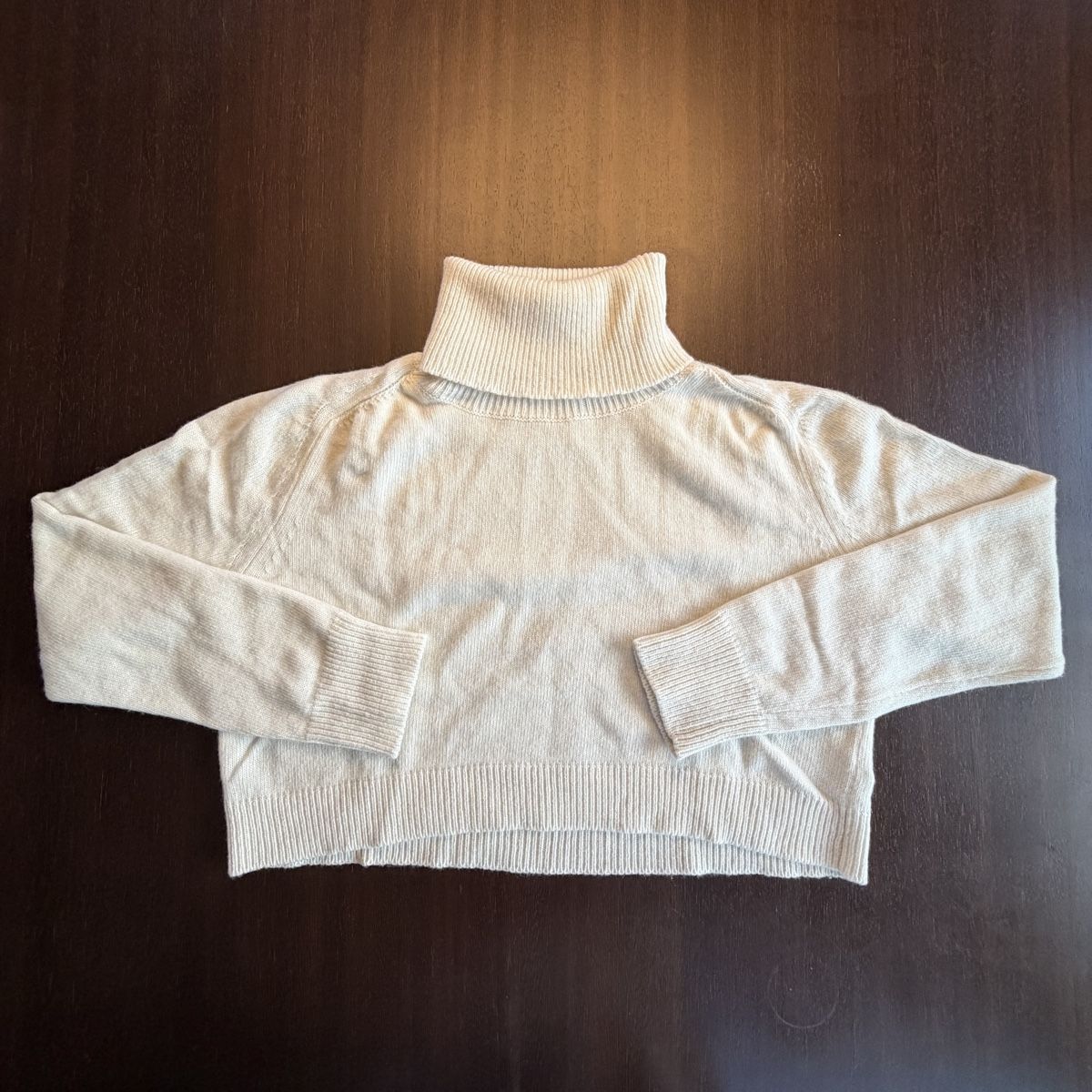 Maglioni & Felpe: CREMEFARBENER ROLLKRAGENPULLOVER XS – Nuovo (secondo la descrizione) da Uetikon am see venduto da seller.2020