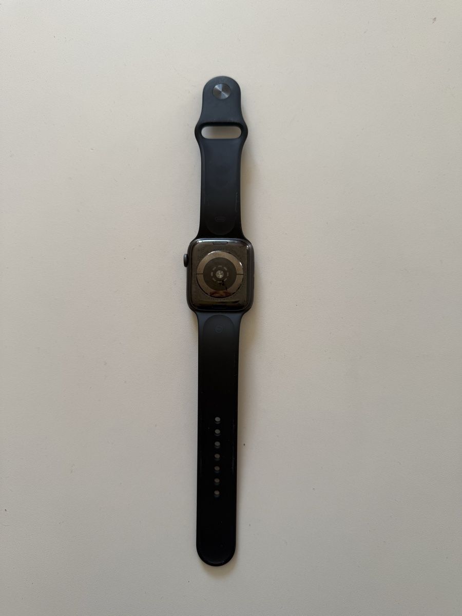 Apple Smartwatch: Apple Watch Series 5 Aluminium 45 mm – D'occasion à Balsthal par amitia 1