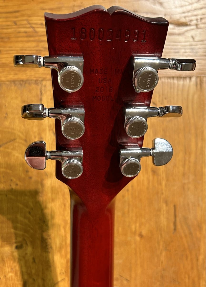 Gibson Strumenti musicali: Gibson Les Paul Classic Player Plus Satin Wine Red P90 – Usato da Bergdietikon venduto da SoundFactory 3