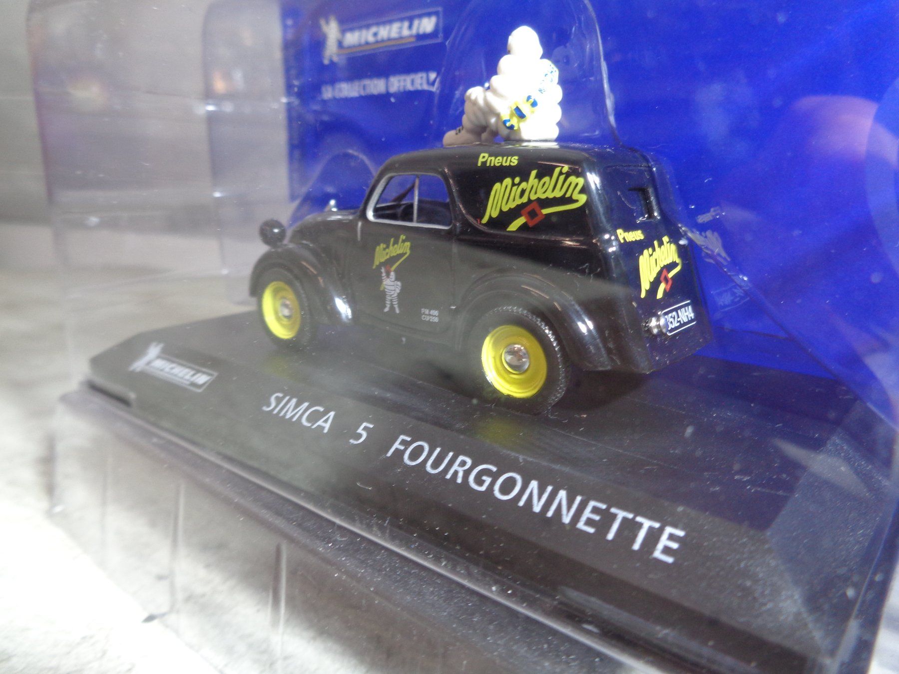 Simca Modellini d'auto: Hachette 1:43 Classic Car Simca 5 Michelin – Nuovo e nell'imballaggio originale da Reconvilier venduto da rallycar 3