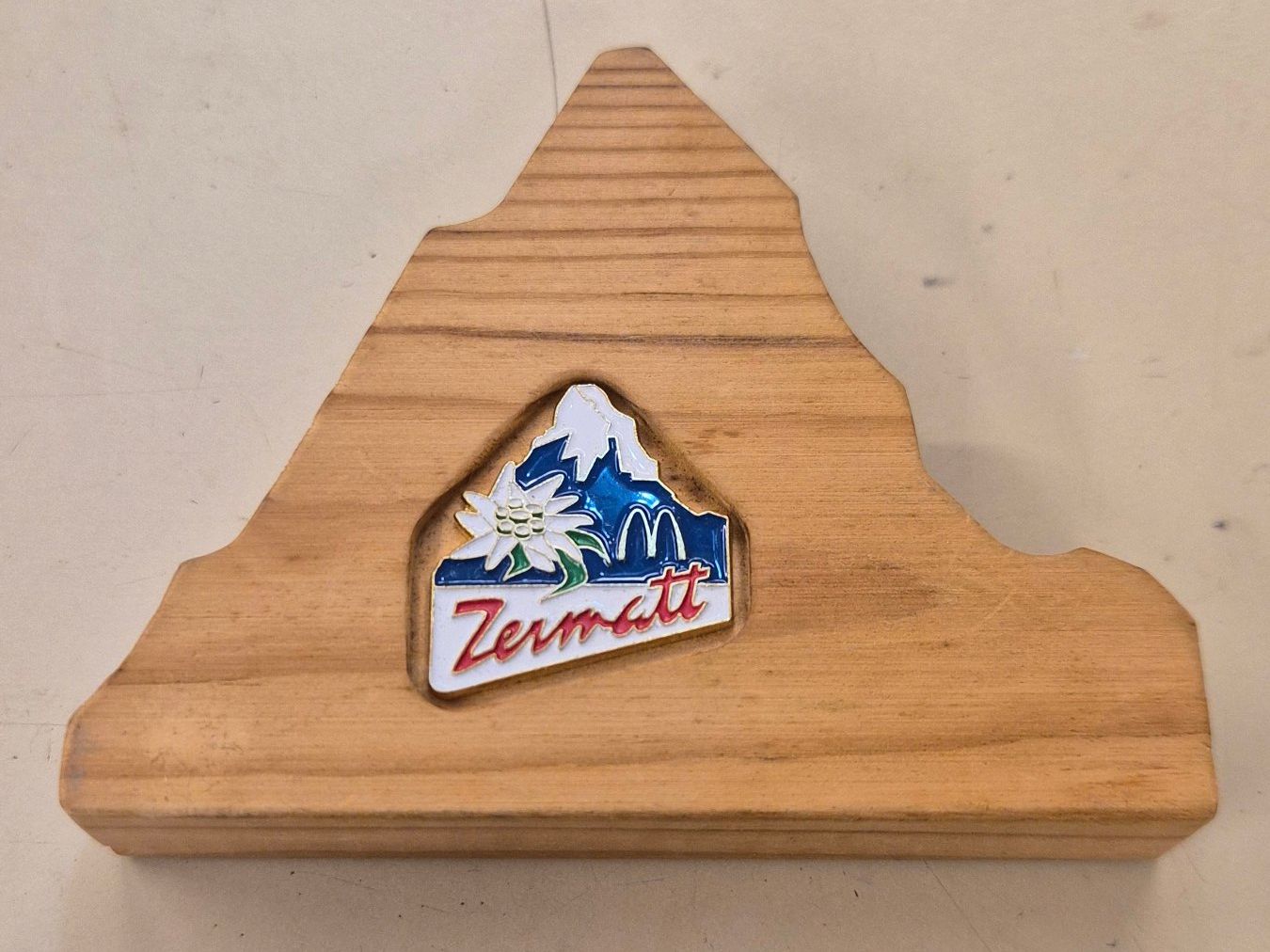 Plaketten & Abzeichen: Pin / Badge  "Zermatt" in Holzsockel – Neu (gemäss Beschreibung) aus Pratteln von Dollshop