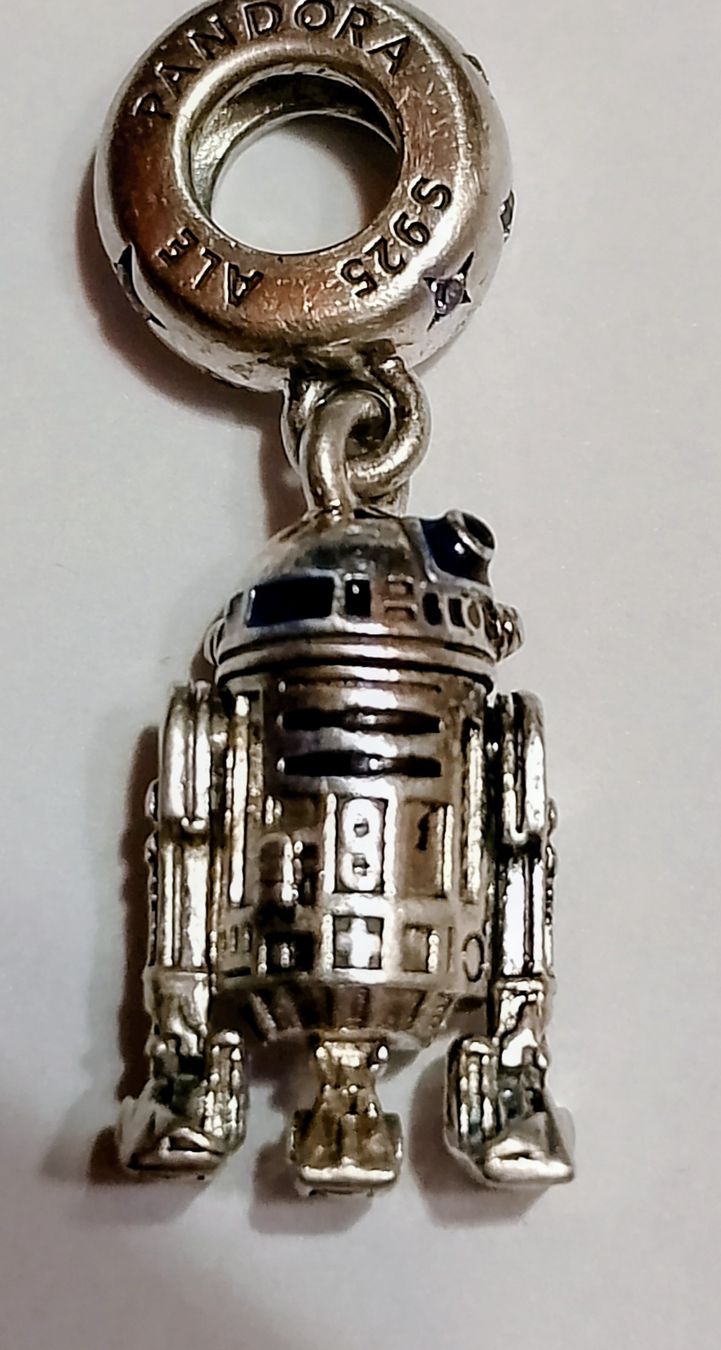 Pandora Ciondoli: Pandora Star wars Charm R2-D2 – Usato da Therwil venduto da col_m6rx 2