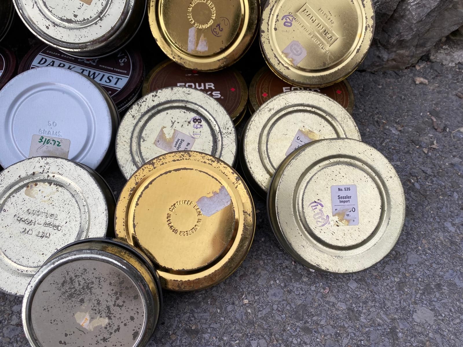 Tabak: Pfeifentabak Dosen – Gebraucht aus Schänis von M.a.r.k.85 7