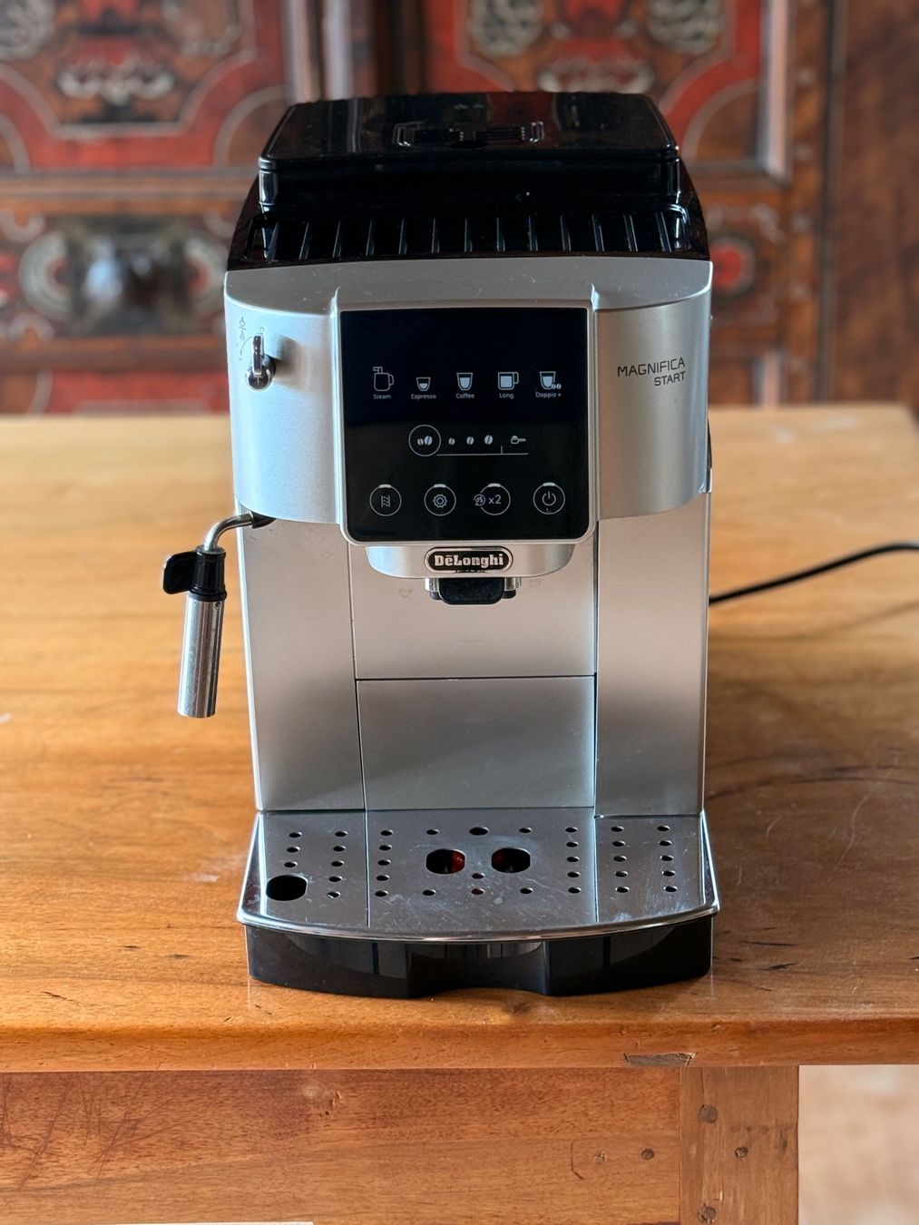 De'Longhi Kaffeemaschinen & Espressomaschinen: Kaffeemaschine DeLonghi Magnifica Start – Gebraucht aus Zürich von El-Ga