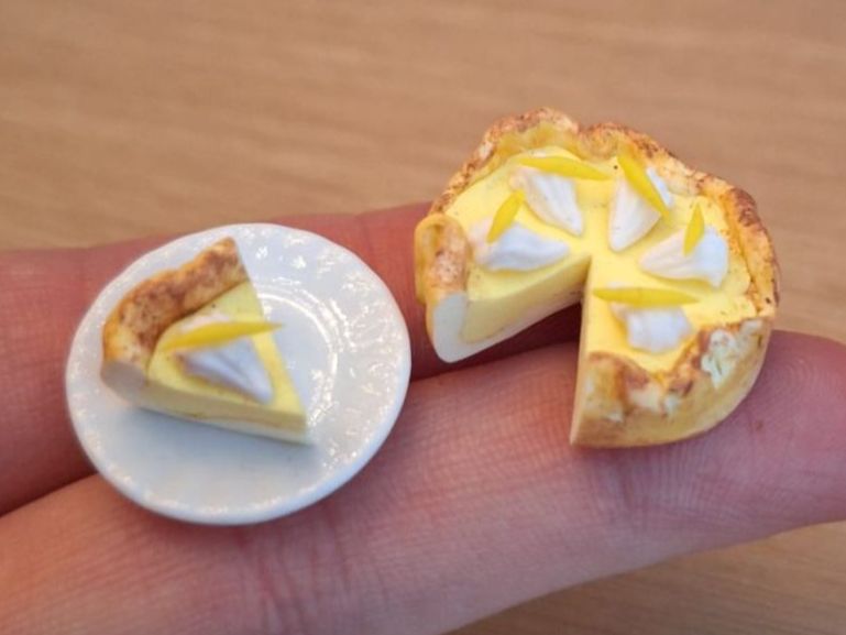 Puppenhäuser & -möbel: Handmade Lemon Pie – Neu (gemäss Beschreibung) aus Zürich von HandmadeTinyFood